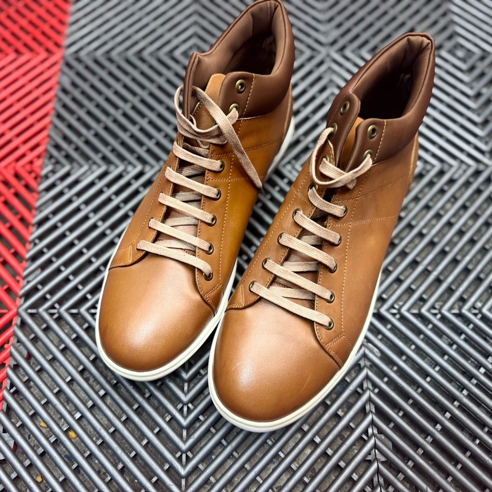 Brown High-Top Men's Sneakers never worn brand new.